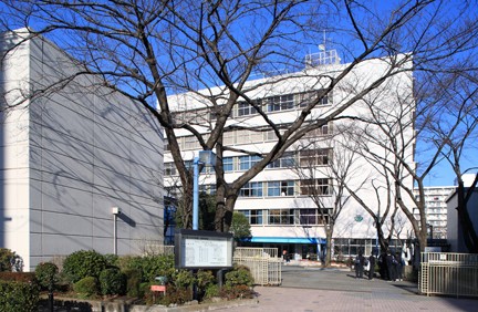 中学校　芝浦工業大学中学高等学校（中学校）まで701m