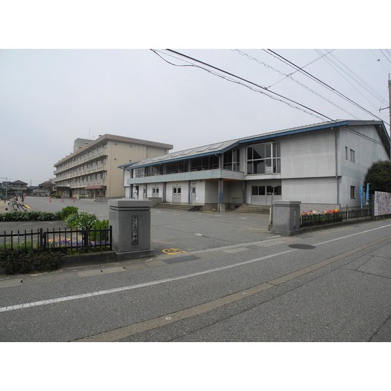 小学校　呉羽小学校（小学校）まで850m