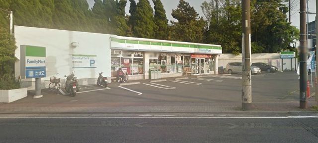 コンビニ　ファミリーマート（コンビニ）まで451m