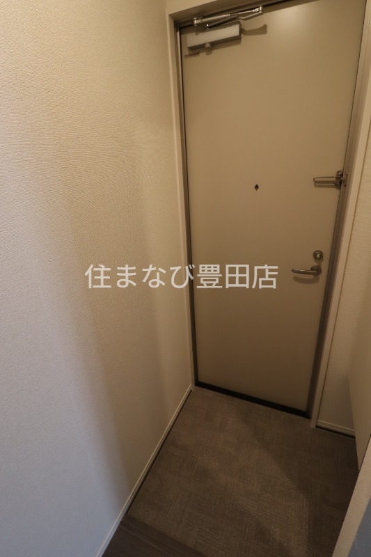 玄関　同型別部屋写真