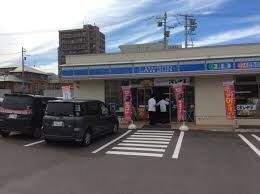 コンビニ　ローソン札幌北13条東店（コンビニ）まで62m