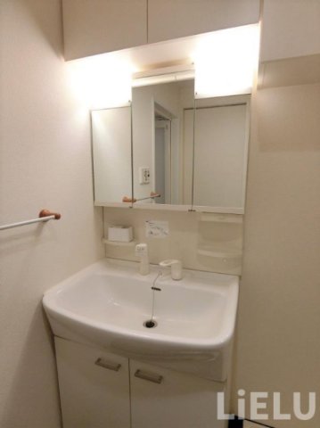 洗面設備　同タイプ別号室の写真になります。※現状優先
