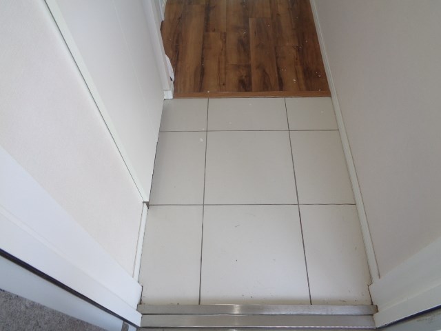 玄関　同物件別部屋参考写真です
