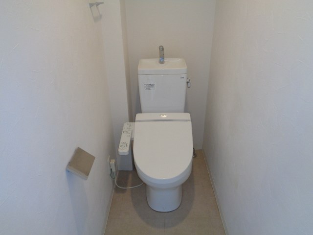 トイレ　同物件別部屋参考写真です