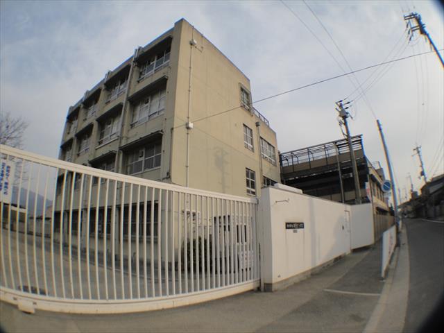 小学校　英田北小学校（小学校）まで2011m