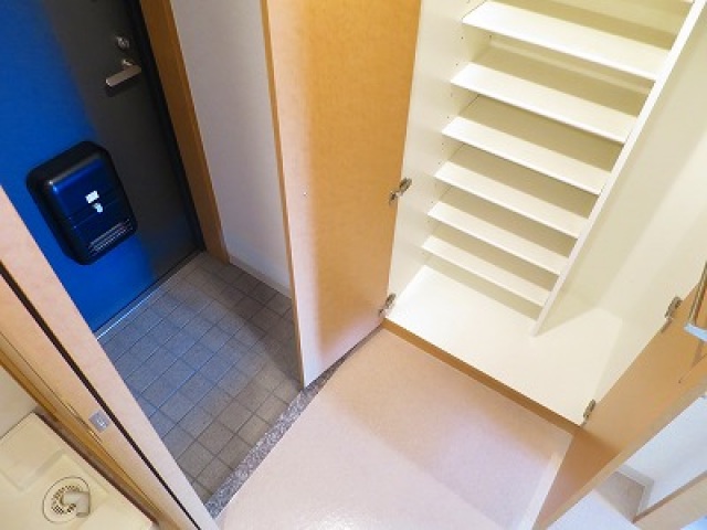 玄関　＊別部屋参照