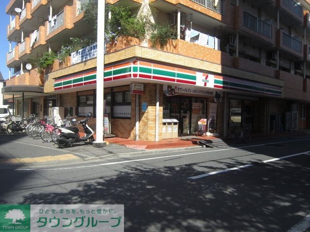 コンビニ　セブンイレブン（コンビニ）まで700m