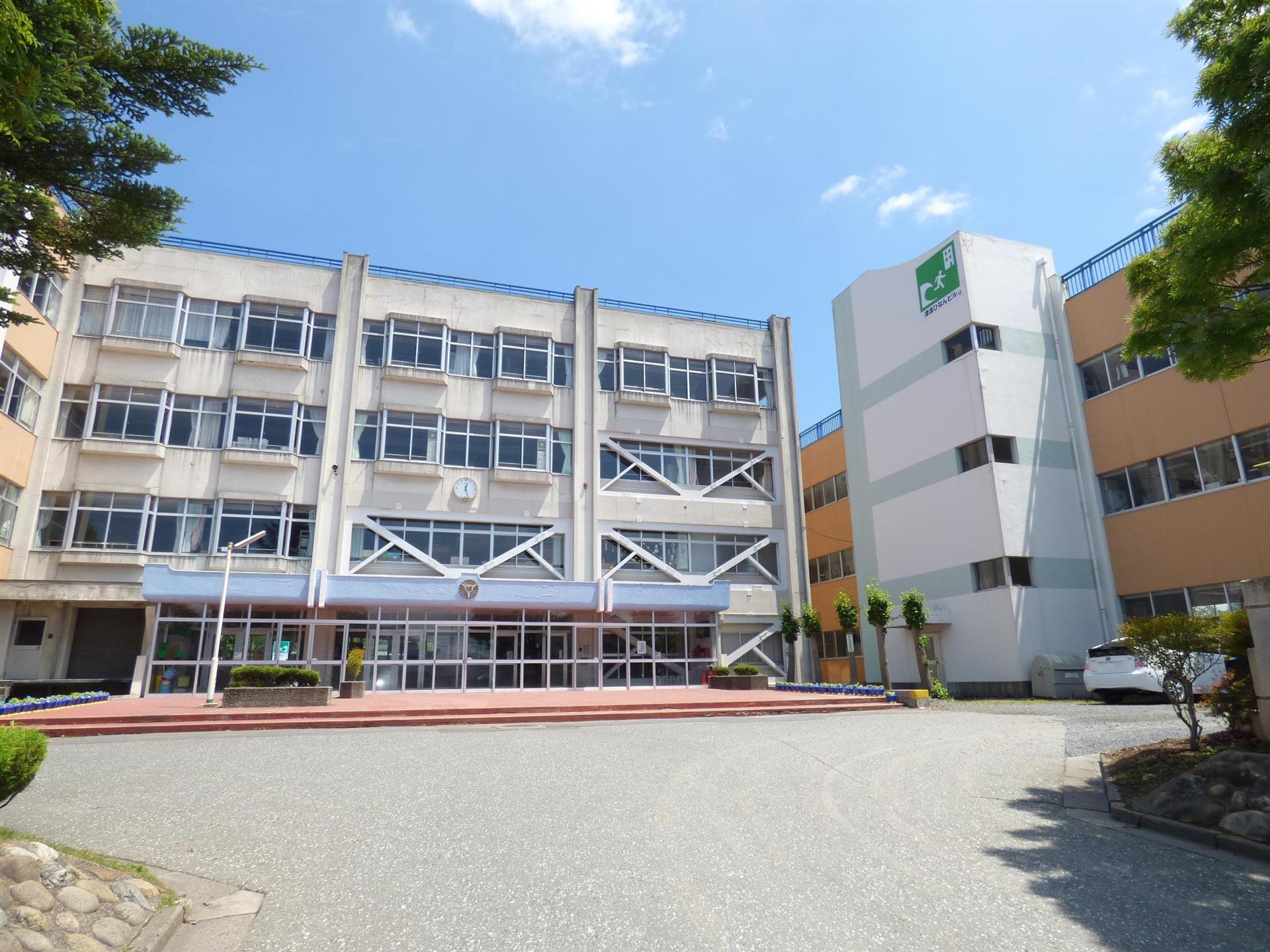 小学校　城下小学校（小学校）まで180m