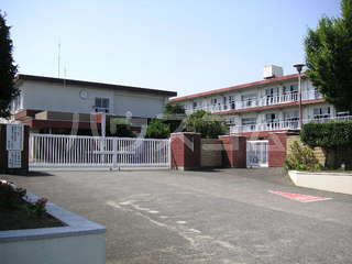 中学校　三島市立中郷西中学校（中学校）まで855m