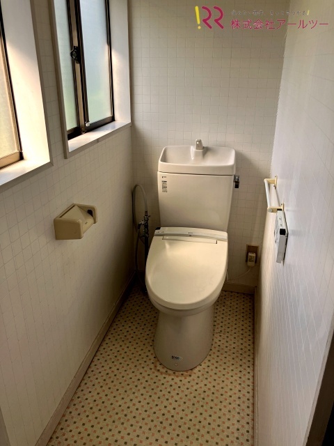 トイレ　ウォシュレット便座