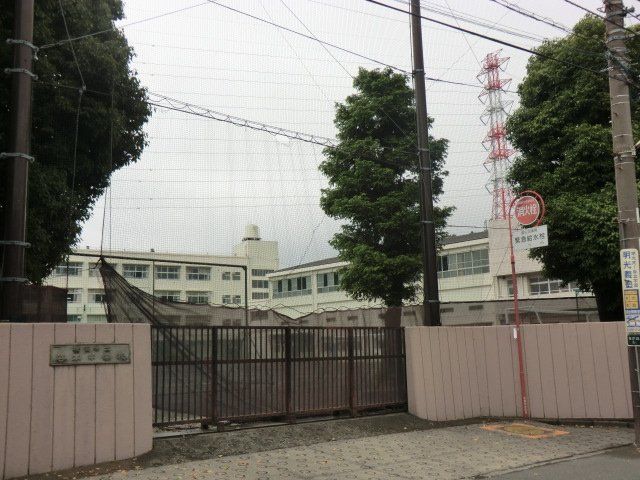 中学校　横浜市立谷本中学校（中学校）まで250m