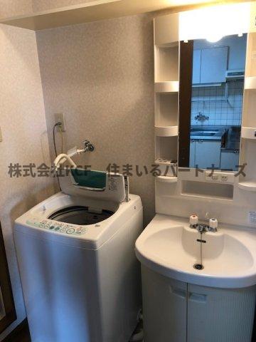 洗面設備　ゆったりとスペースのある洗面所