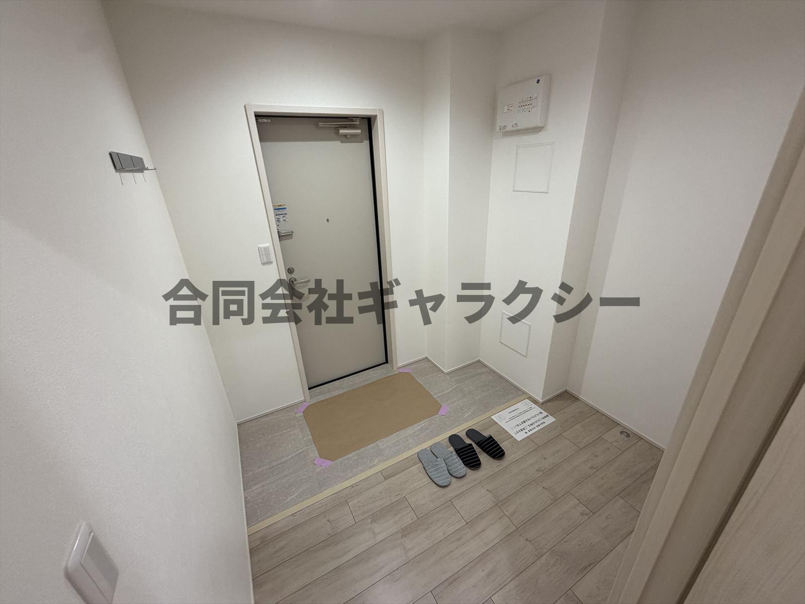 玄関　広い玄関スペース