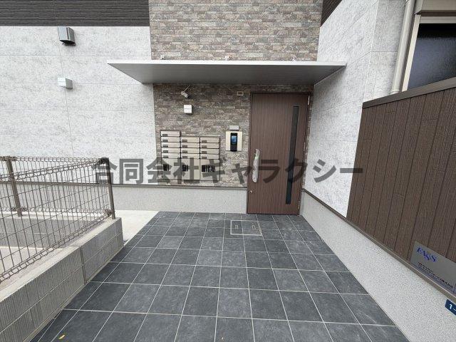 エントランス　オートロック付きで安心ですね
