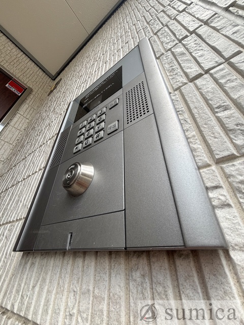 エントランス　オートロックで部外者はシャットアウト♪♪