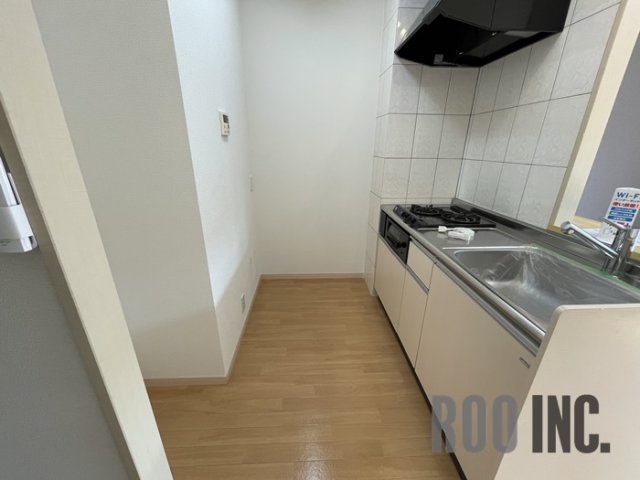 キッチン　写真は反転のお部屋です