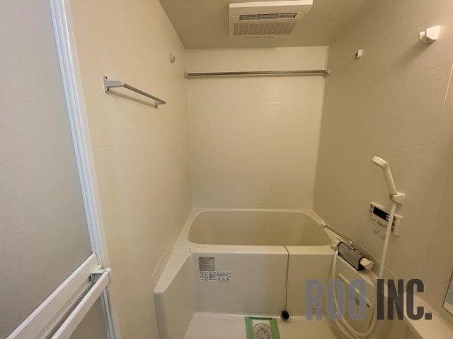バス・シャワールーム　写真は反転のお部屋です