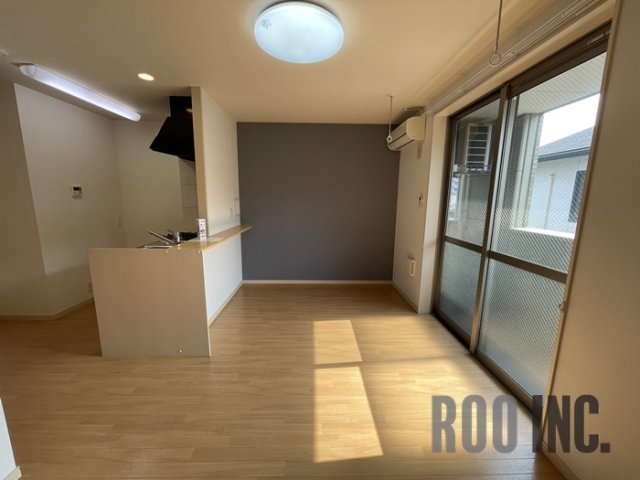 居室・リビング　写真は反転のお部屋です