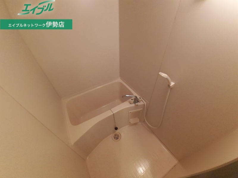 バス・シャワールーム　同物件別室反転写真