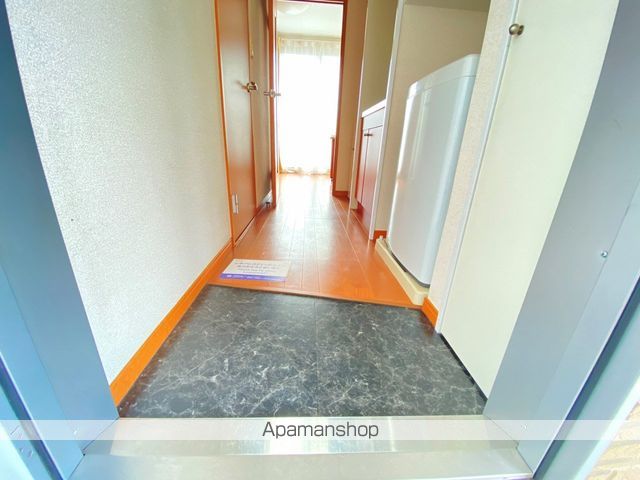 東武東上線 鶴瀬駅 徒歩24分 2階建 築24年の玄関写真