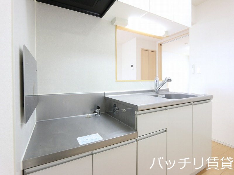 キッチン　同シリーズの別号室の画像。現況優先
