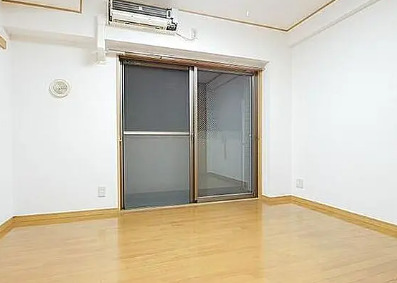 ロイヤルガーデン哲学堂の居間写真