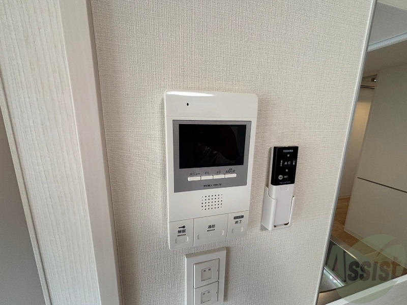 セキュリティ　モニタ付インターホンです。セキュリティ面も安心ですね！