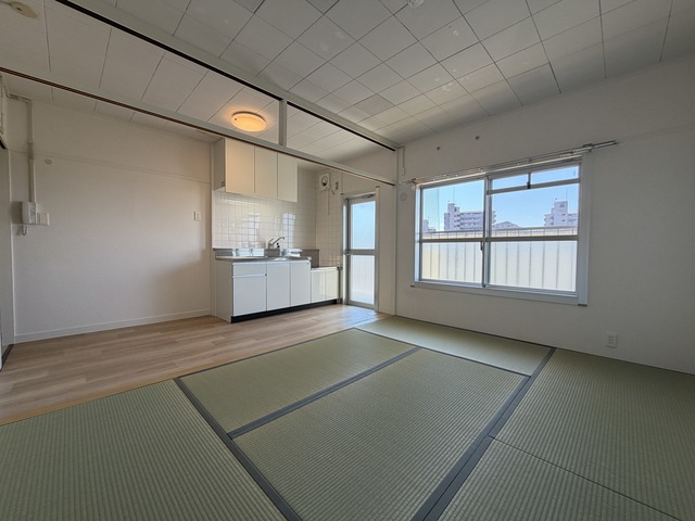 UR桜丘の居間写真