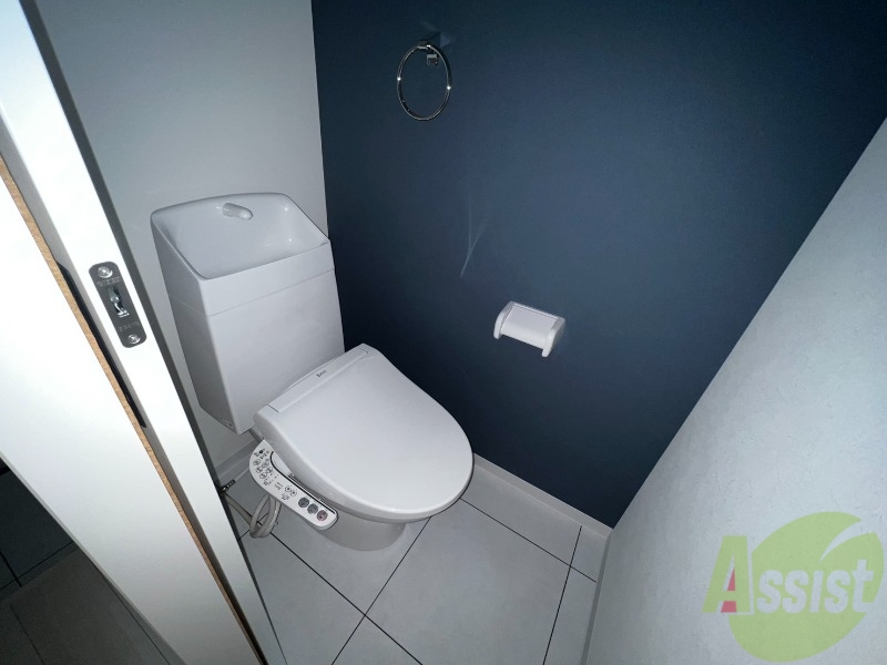 トイレ　清潔感のあるトイレで、嬉しいウォシュレット付き。