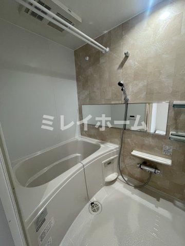 バス・シャワールーム　同建物内、別のお部屋の参考写真になります。