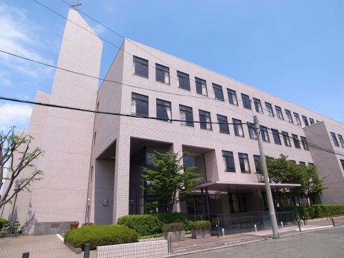 中学校　捜真女学校（中学校）まで557m
