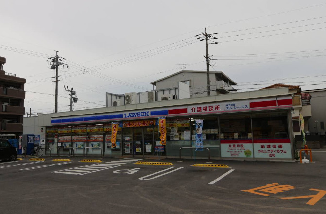 コンビニ　ローソン 南区芝町店（コンビニ）まで524m