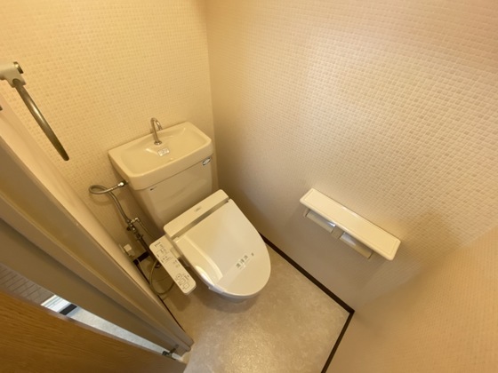 トイレ　※別号室の写真です