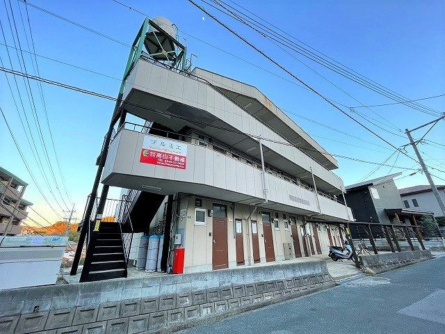 建物外観　同タイプのお部屋となっております 現況優先。
