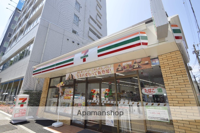 コンビニ　ファミリーマート（コンビニ）まで631m