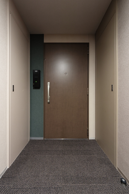 玄関　※写真は同タイプ住戸です。
