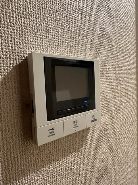 セキュリティ　防犯対策に有効なカメラ付きインターホン！突然の来客にもバッチ