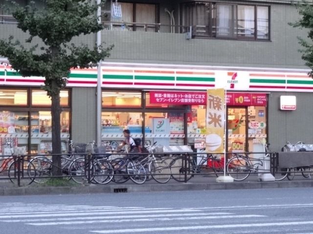 コンビニ　セブンイレブン川崎浜町3丁目店（コンビニ）まで308m