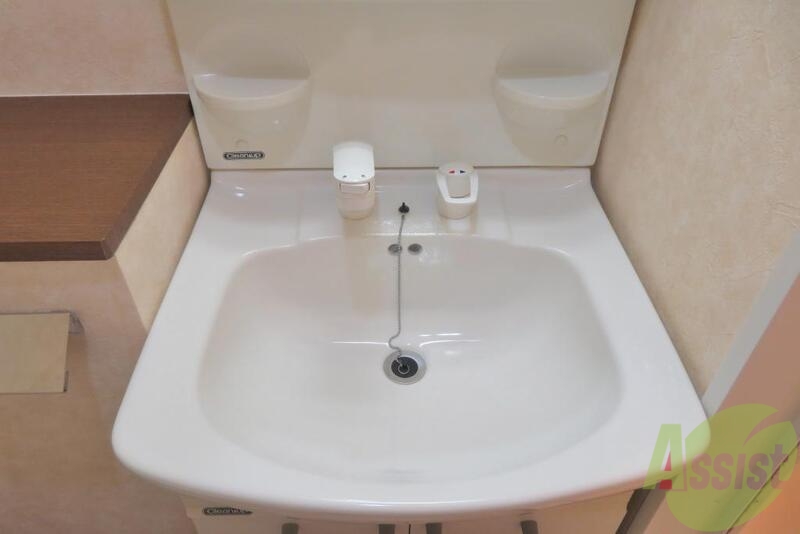 洗面設備　独立洗髪洗面化粧台になります。一日の始まりには必需品ですね