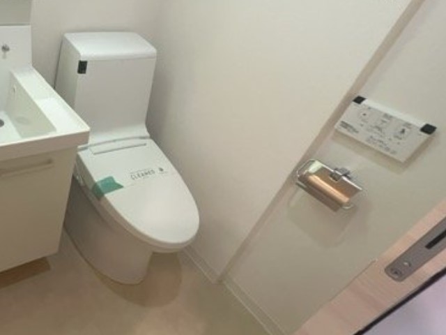 トイレ　温水洗浄便座