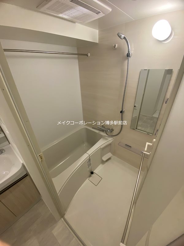 バス・シャワールーム　同物件、別部屋の写真です。