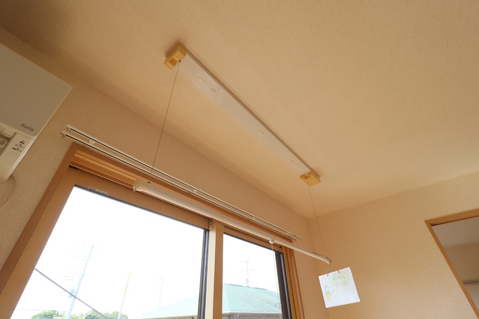 その他設備　室内物干し（雨の日などに重宝します）