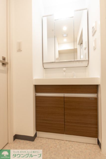 洗面設備　※写真は同タイプ住戸です。