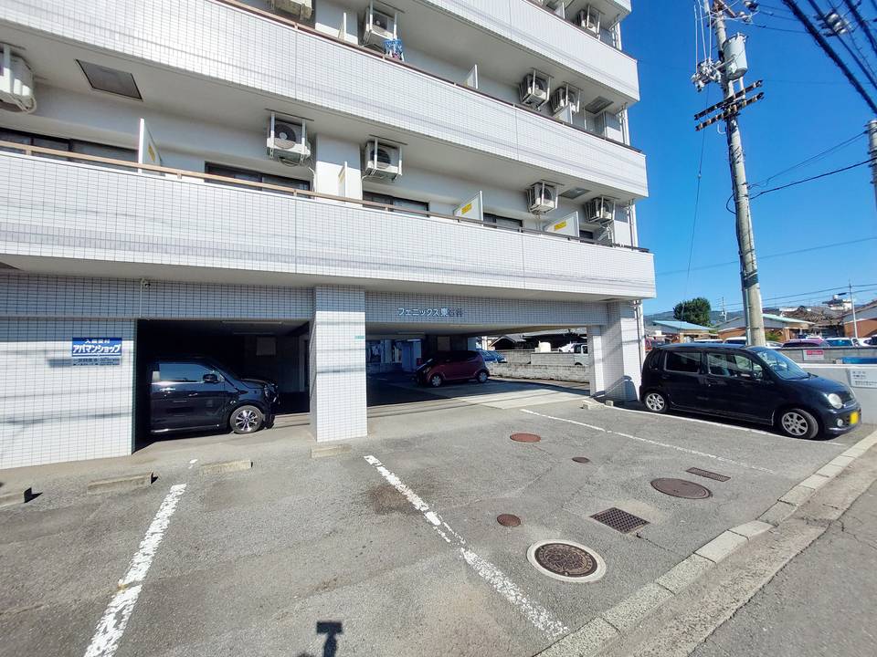 駐車場　駐車場