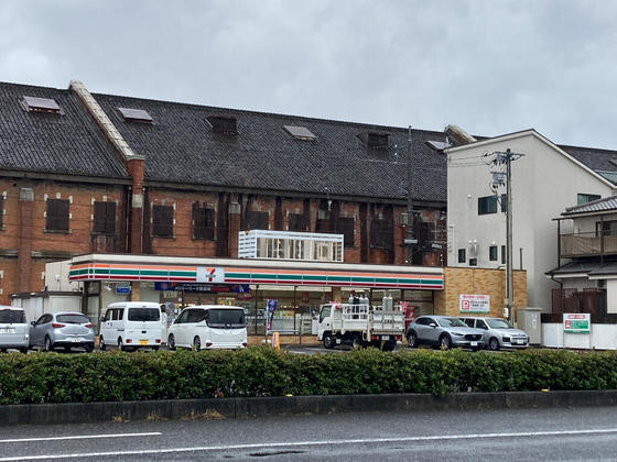 コンビニ　セブンイレブン広島皆実４丁目店（コンビニ）まで97m