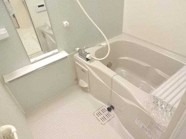 ワイズ ヴィレッタの風呂写真