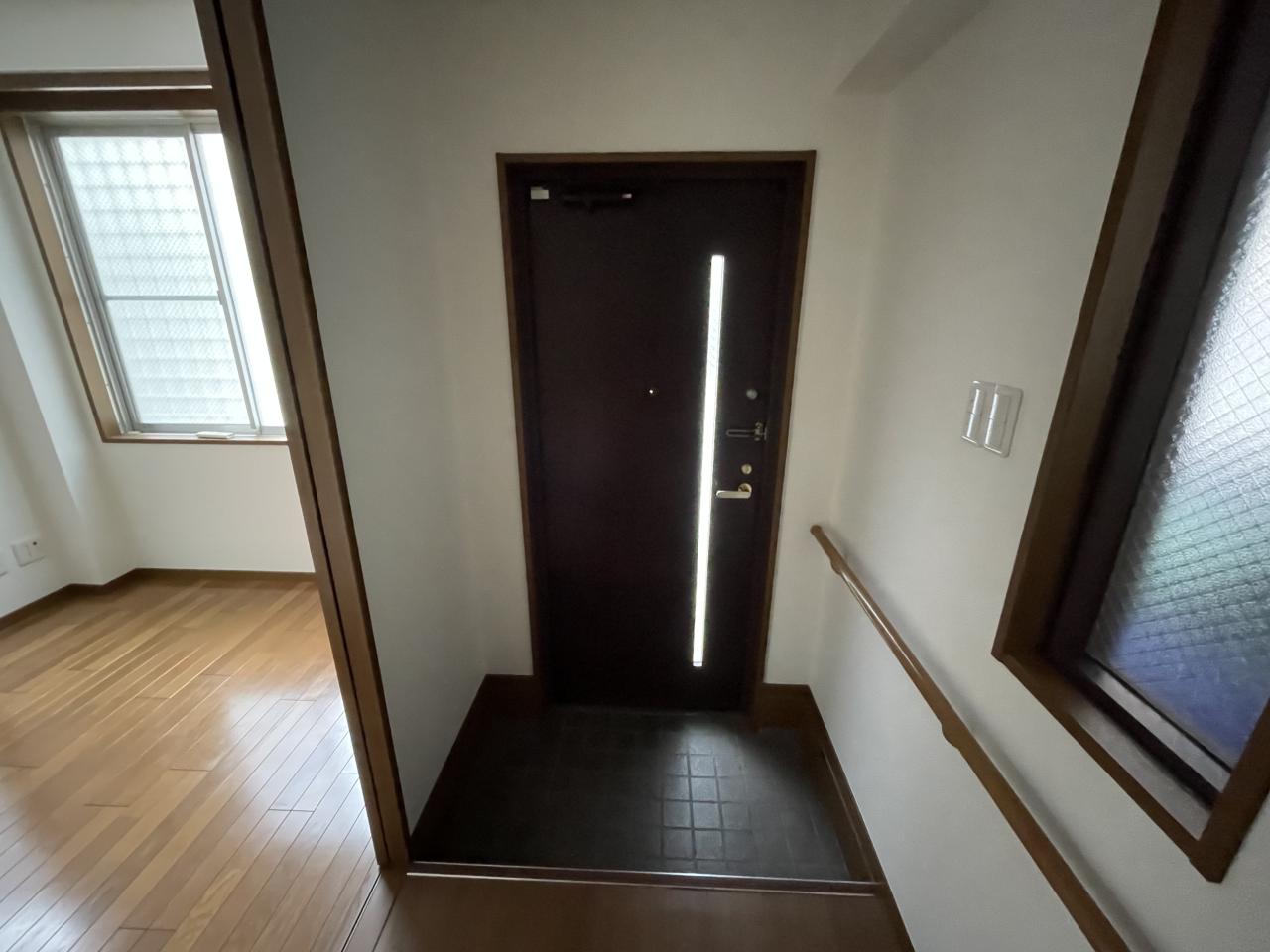 古石場2丁目戸建の玄関写真