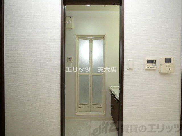 フロンティアテラス江坂の玄関写真