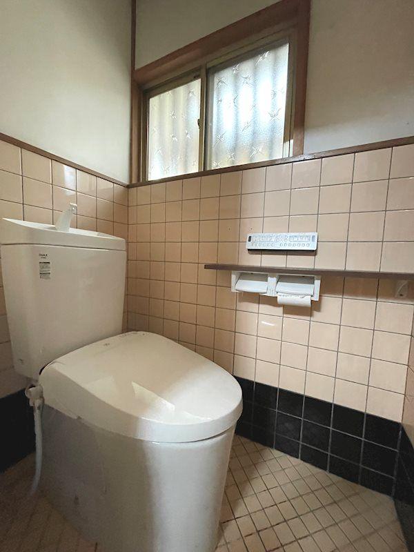 上城内戸建のトイレ写真