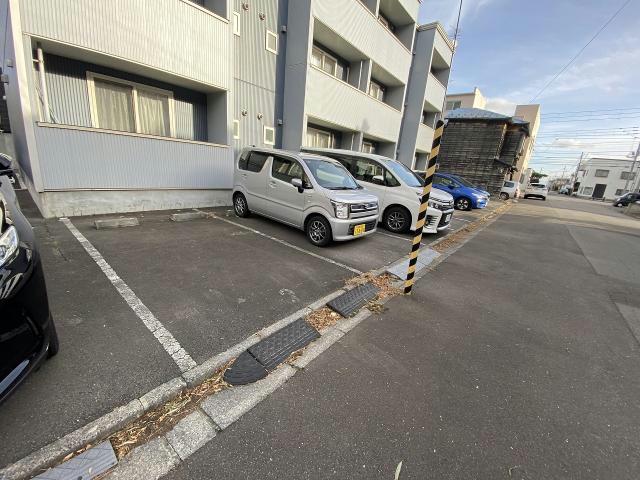 駐車場　駐車場